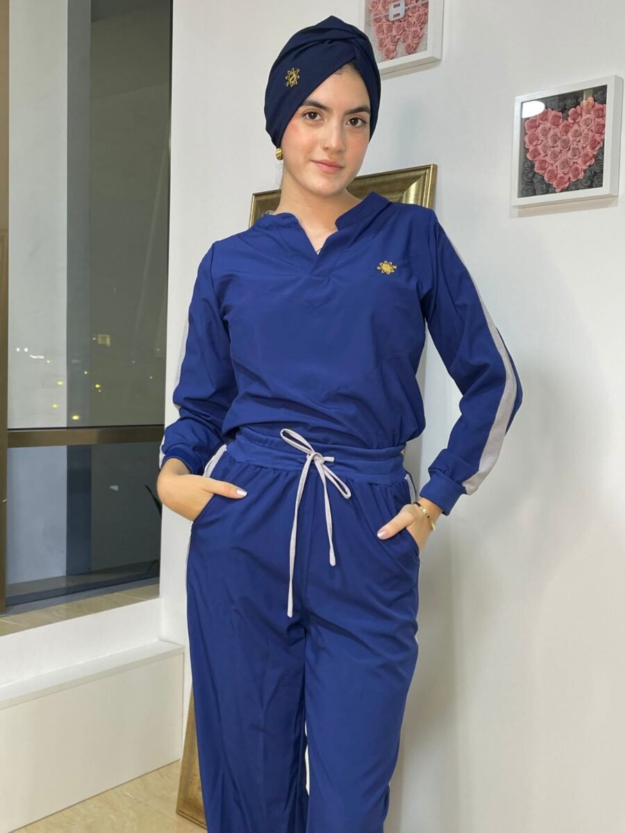 Scrub Lily azul con turbante