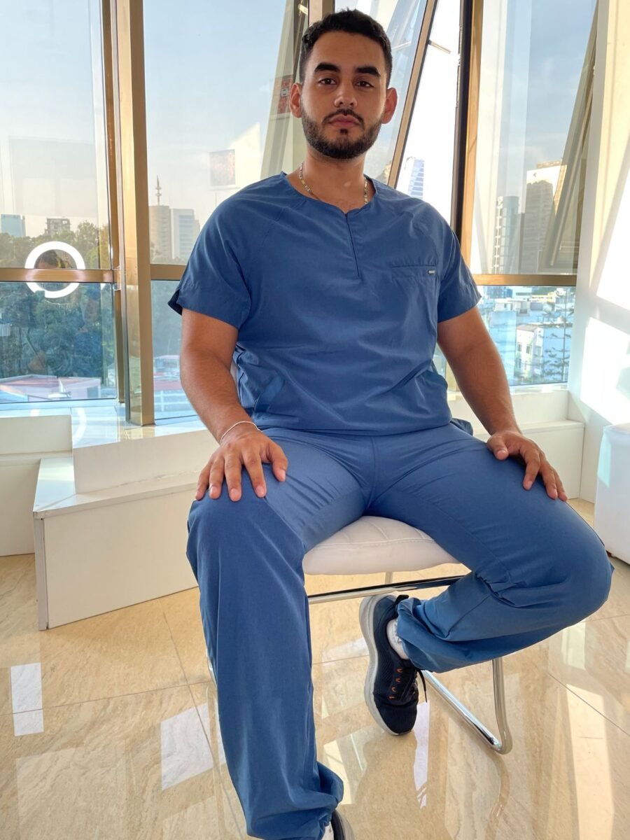Scrub mike azul